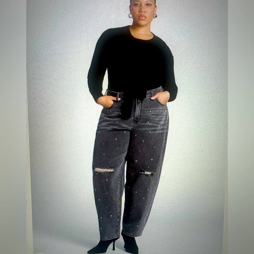 NWT Relaxed Taper Leg Jean with Studs
